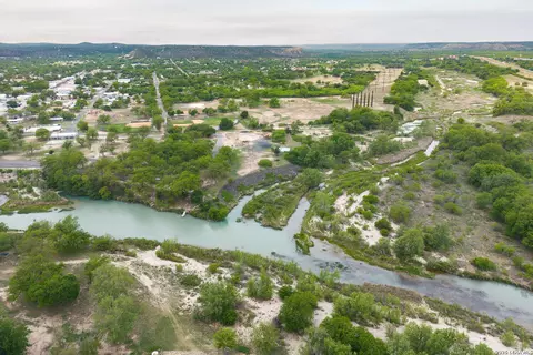 View/Area - 308 Hackberry St, Junction, TX 76849 photo 2 of 4