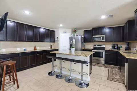 1631 Tree Run, San Antonio, TX 78245