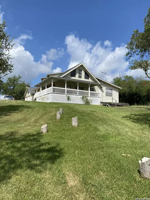 289 Mission River Oaks Rd, Woodsboro, TX 78393