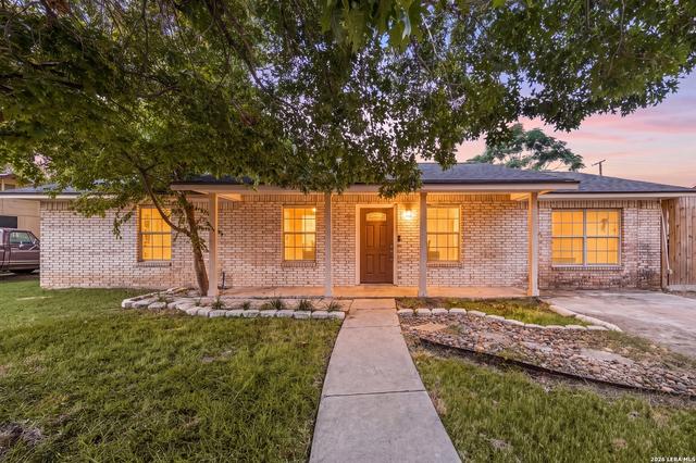 241 Glenbrook Dr, New Braunfels, TX 78130