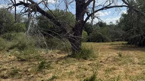 810 Shenandoah St, Poth, TX 78147 photo 7