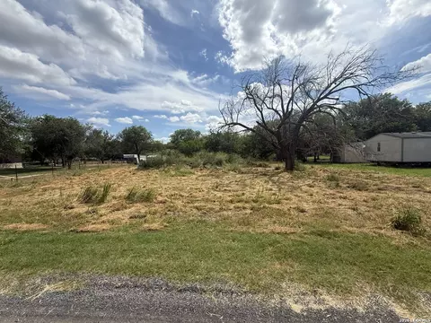810 Shenandoah St, Poth, TX 78147 photo 2