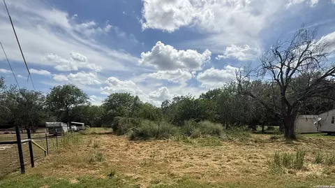810 Shenandoah St, Poth, TX 78147 photo 6