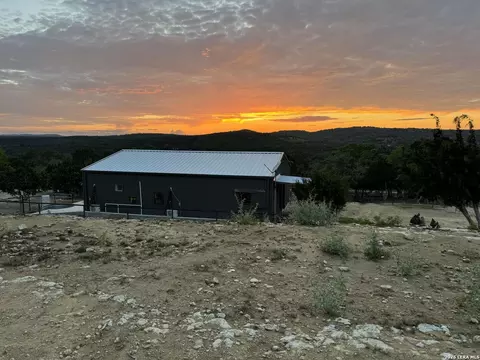 239 Flat Rock Crk, Comfort, TX 78013