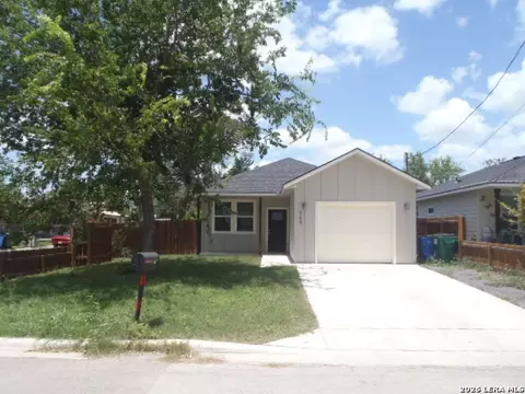964 Allende St, Seguin, TX 78155
