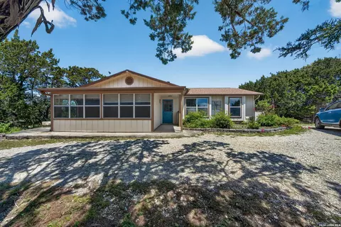 102 Sparrow Hawk Trl, Boerne, TX 78006