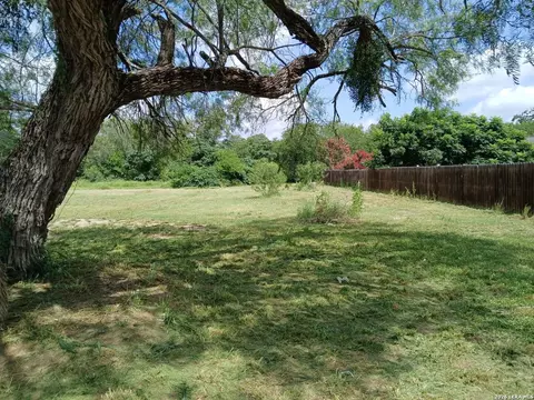 0 Upson Dr, Devine, TX 78106 photo 3
