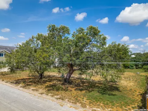 0 Upson Dr, Devine, TX 78106
