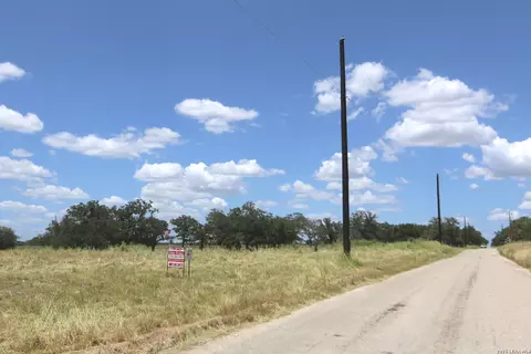 247 County Road 331, Floresville, TX 78114