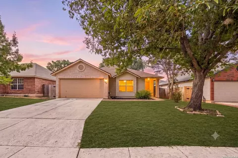 7014 Mary Todd Dr, San Antonio, TX 78240