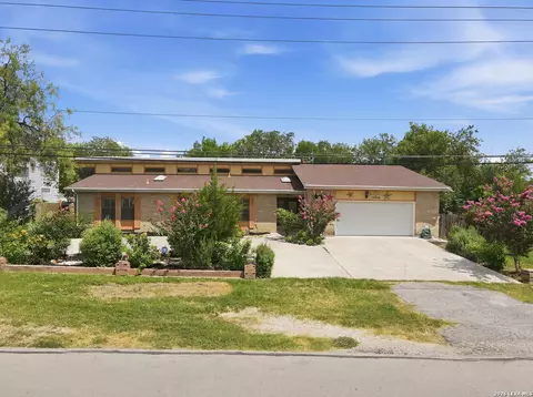 10914 Link, San Antonio, TX 78213