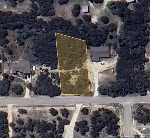 1643 Desiree, Canyon Lake, TX 78133