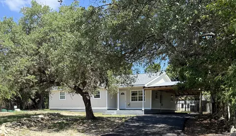 560 Wickford Way, Canyon Lake, TX 78133