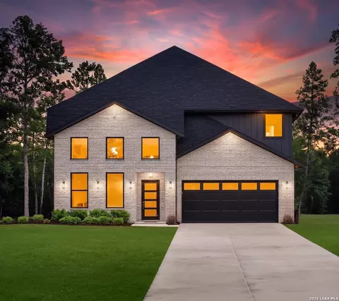 2705 Sierra Chicas Ln, Seguin, TX 78155
