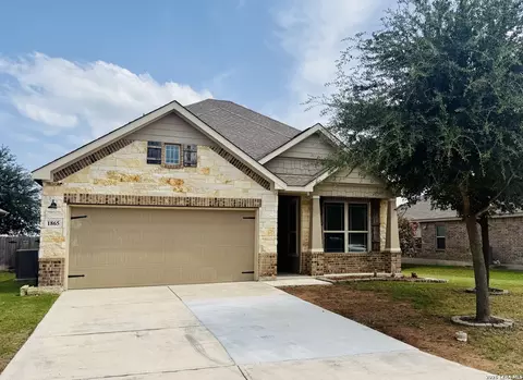1865 Logan Trl, New Braunfels, TX 78130
