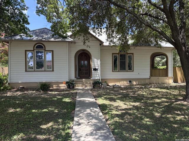 815 N Getty, Uvalde, TX 78801