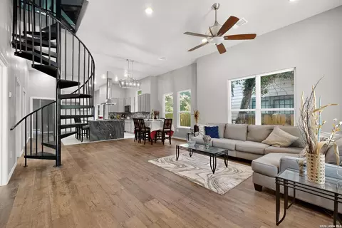 305 Spruce St, San Antonio, TX 78203