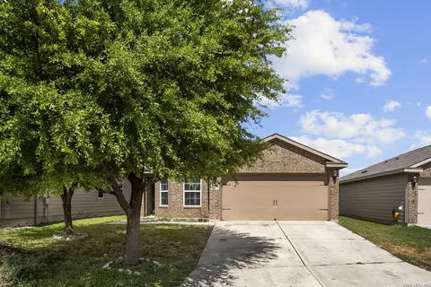 6627 Luckey Sq, San Antonio, TX 78252