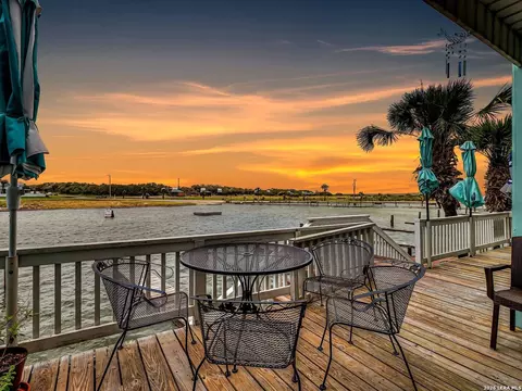 2292 N Fulton Bch #502, Rockport, TX 78382