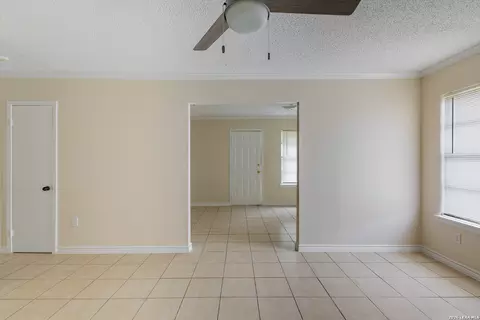 Living - 2344 Stanley, Eagle Pass, TX 78852 photo 6 of 7
