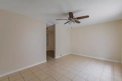 Living - 2344 Stanley, Eagle Pass, TX 78852 photo 2 of 7