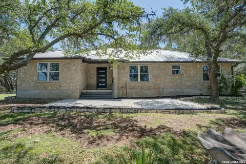 310 Remington Dr, Bergheim, TX 78004