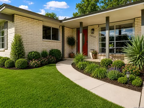 13017 Welcome Dr, Live Oak, TX 78233