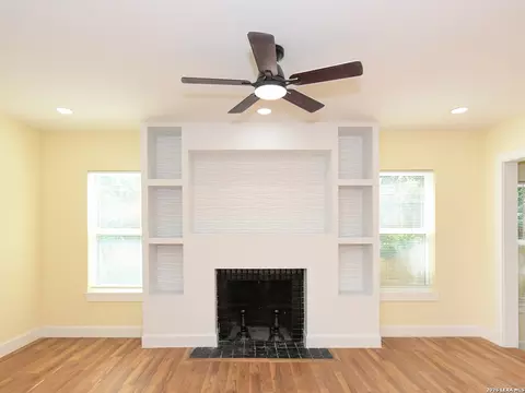 1326 W Lynwood, San Antonio, TX 78201