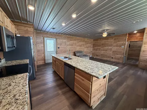 Kitchen - 7002 County Road 4514, Devine, TX 78016 photo 4 of 4
