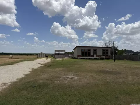 Exterior - 7002 County Road 4514, Devine, TX 78016 photo 1 of 7
