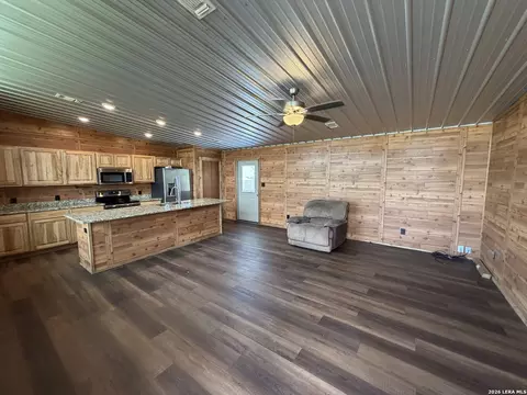 Living - 7002 County Road 4514, Devine, TX 78016 photo 3 of 3