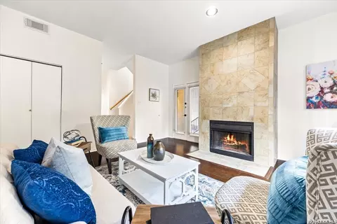 8642 Fredericksburg Rd #704, San Antonio, TX 78240