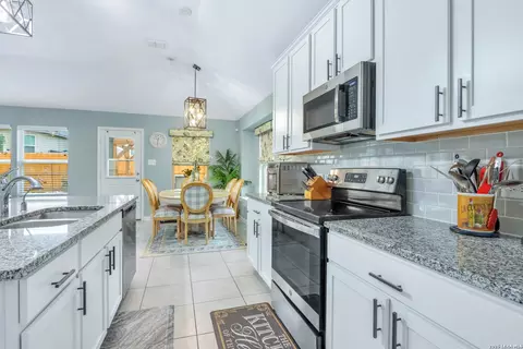 1144 Amber Lk, Seguin, TX 78155