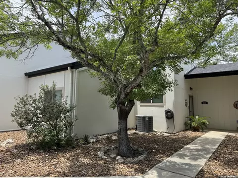1101 Parkview Dr # B12, Canyon Lake, TX 78133