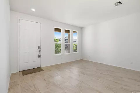 9305 Devils Riv, Converse, TX 78109 photo 5
