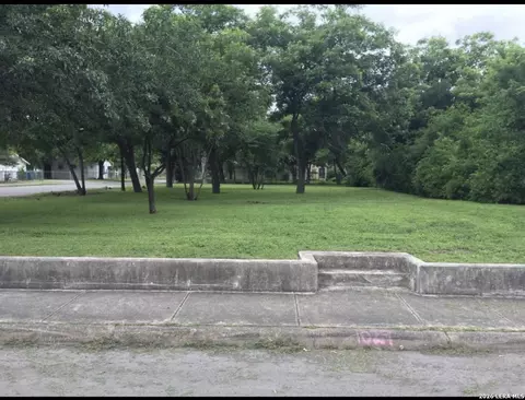 1029 Gladstone, San Antonio, TX 78225