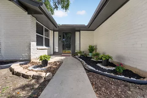 Exterior - 721 Balfour Dr, Windcrest, TX 78239 photo 5 of 10