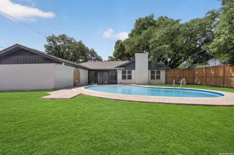 Exterior - 721 Balfour Dr, Windcrest, TX 78239 photo 7 of 10