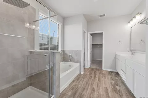 Bath - 369 Durian Loop, Buda, TX 78610 photo 1 of 2