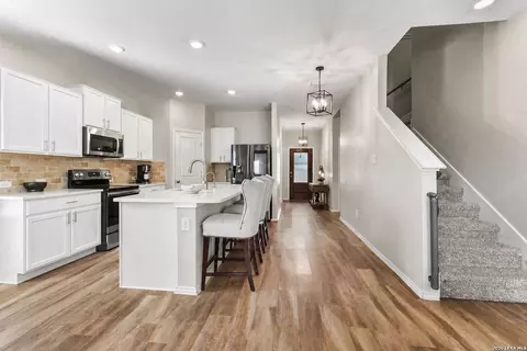 245 Hanover Pl, Cibolo, TX 78108