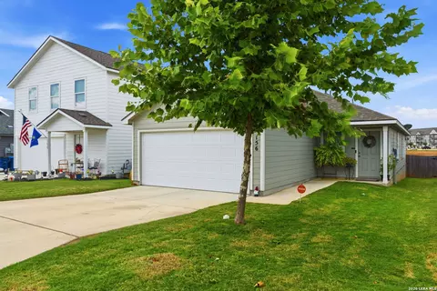 156 Cowboy Rdg, Pleasanton, TX 78064