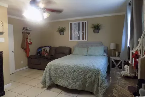 Bedroom - 2324 Lorilee Dr, Eagle Pass, TX 78852 photo 2 of 6