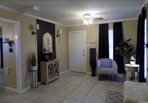 Entry Way - 2324 Lorilee Dr, Eagle Pass, TX 78852 photo 2 of 2