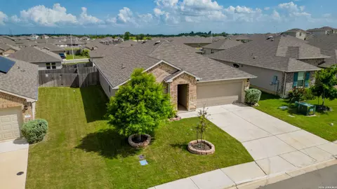 908 Pronghorn Trl, Seguin, TX 78155