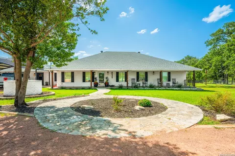 411 Emerald Loop, Fredericksburg, TX 78624
