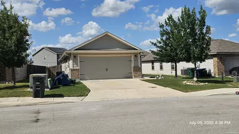 10835 Airmen Dr, Converse, TX 78109