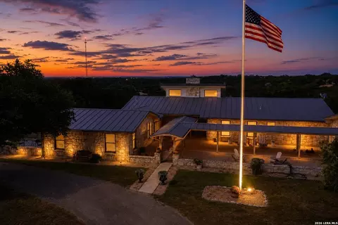 34 Canyon Ridge Vw, Kerrville, TX 78028