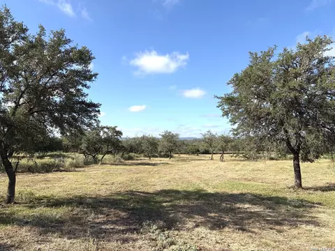 1864 Panther Holw, Bandera, TX 78003