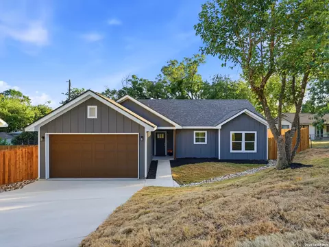 613 Elm St, Kerrville, TX 78028