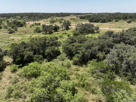182 Grand Oaks, Hondo, TX 78861
